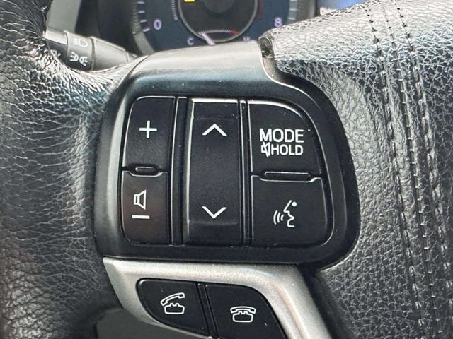 2017 Toyota Sienna XLE Automatic Access Seat FWD 7-Passenger - 22968928 - 29