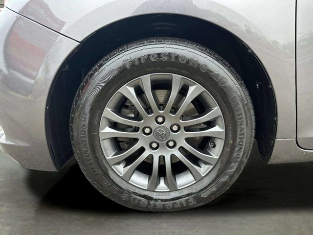 2017 Toyota Sienna XLE Automatic Access Seat FWD 7-Passenger - 22968928 - 31