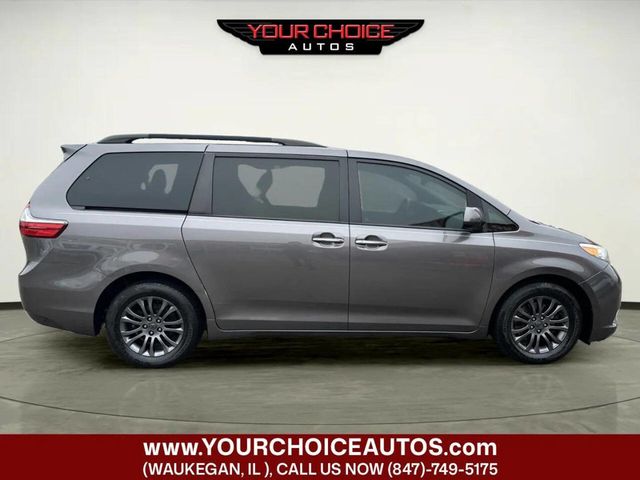 2017 Toyota Sienna XLE Automatic Access Seat FWD 7-Passenger - 22968928 - 5