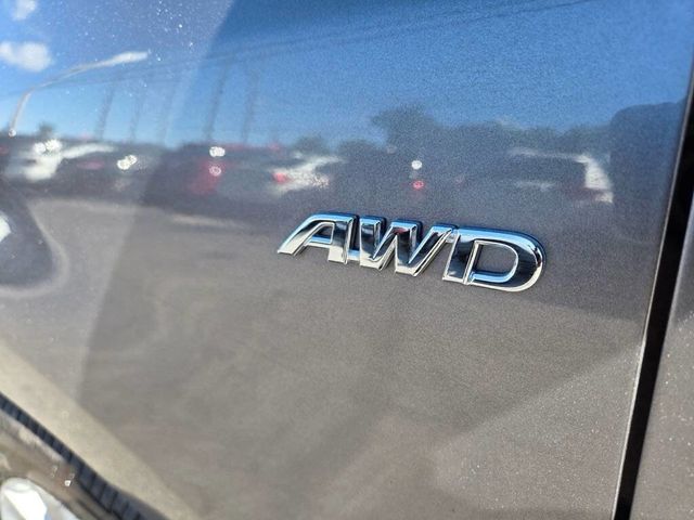 2017 Toyota Sienna XLE AWD 7-Passenger - 23038757 - 33