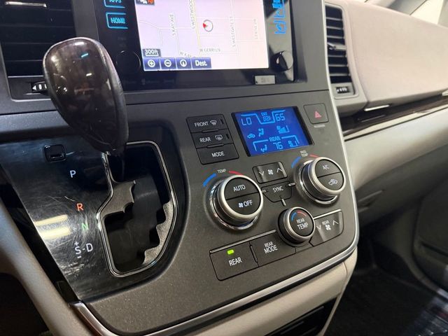 2017 Toyota Sienna XLE AWD 7-Passenger - 23074786 - 26