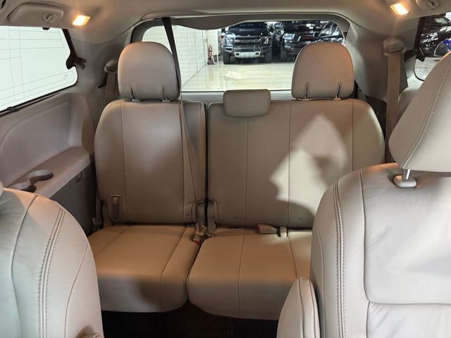 2017 Toyota Sienna XLE AWD 7-Passenger - 23074786 - 30