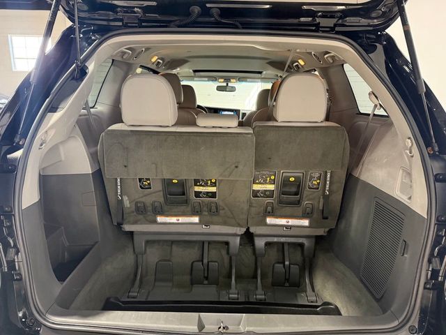 2017 Toyota Sienna XLE AWD 7-Passenger - 23074786 - 31