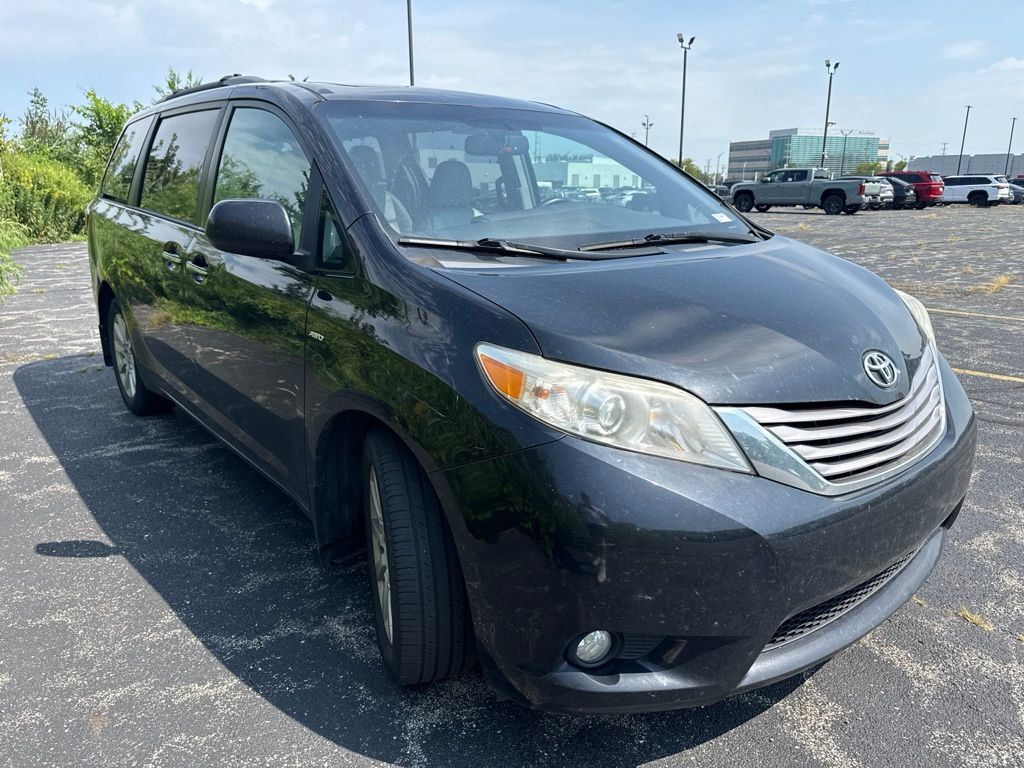 2017 Toyota Sienna XLE AWD 7-Passenger - 23074786 - 6