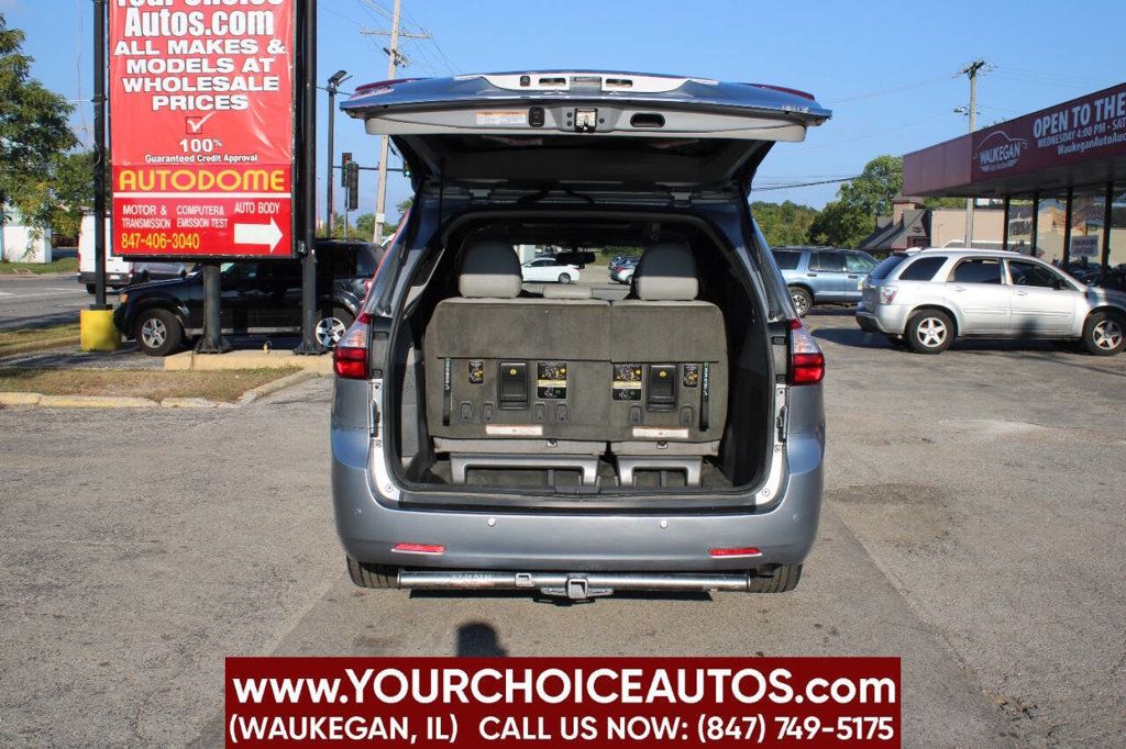 2017 Toyota Sienna XLE AWD 7-Passenger - 22915533 - 11