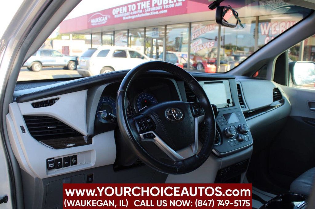 2017 Toyota Sienna XLE AWD 7-Passenger - 22915533 - 14
