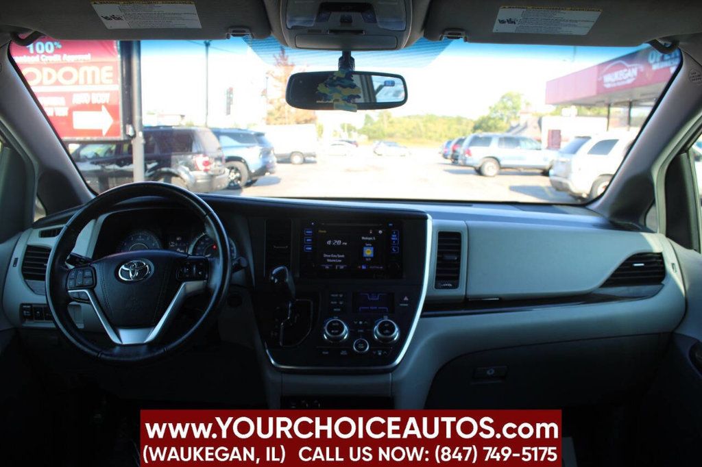 2017 Toyota Sienna XLE AWD 7-Passenger - 22915533 - 23