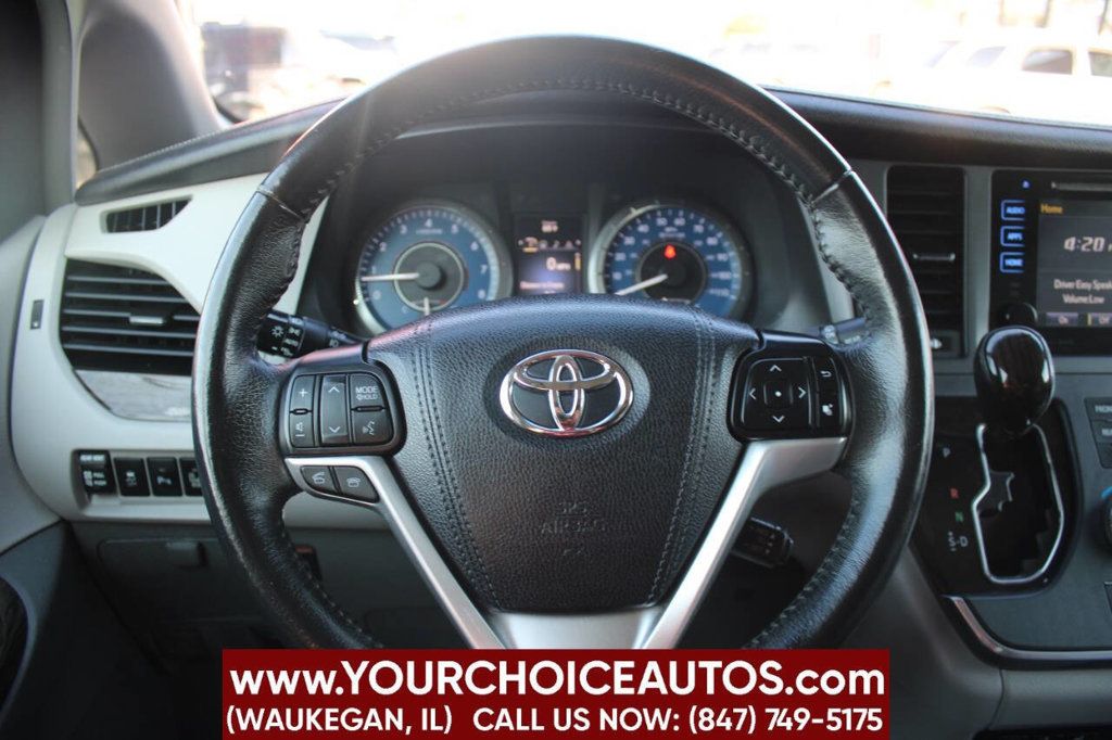 2017 Toyota Sienna XLE AWD 7-Passenger - 22915533 - 24