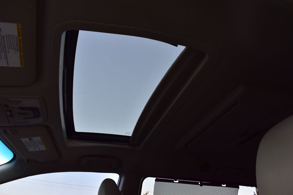 2017 Toyota Sienna XLE photo 43