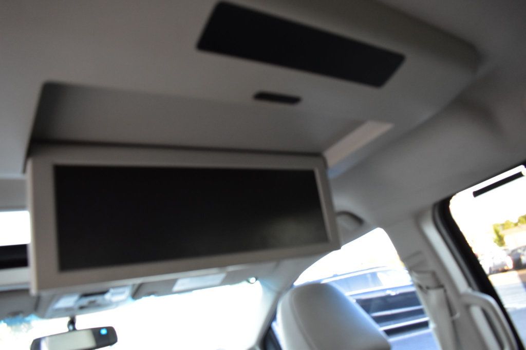 2017 Toyota Sienna XLE photo 44