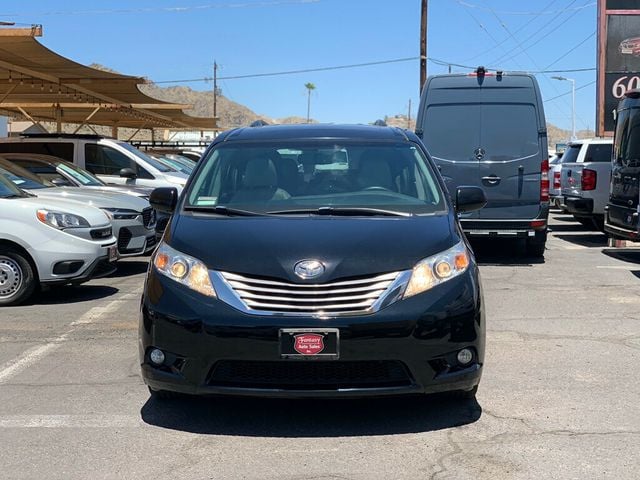 2017 Toyota Sienna XLE FWD 8-Passenger - 23037954 - 9