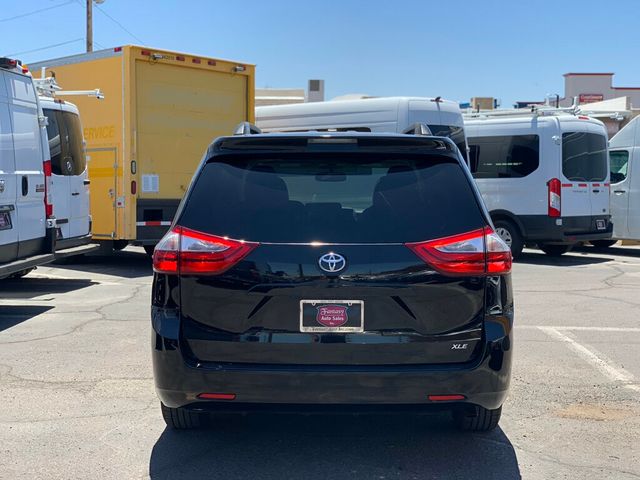 2017 Toyota Sienna XLE FWD 8-Passenger - 23037954 - 14