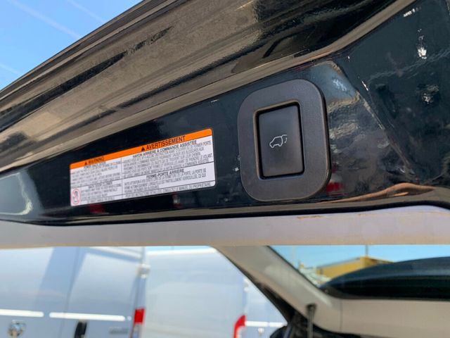 2017 Toyota Sienna XLE FWD 8-Passenger - 23037954 - 27