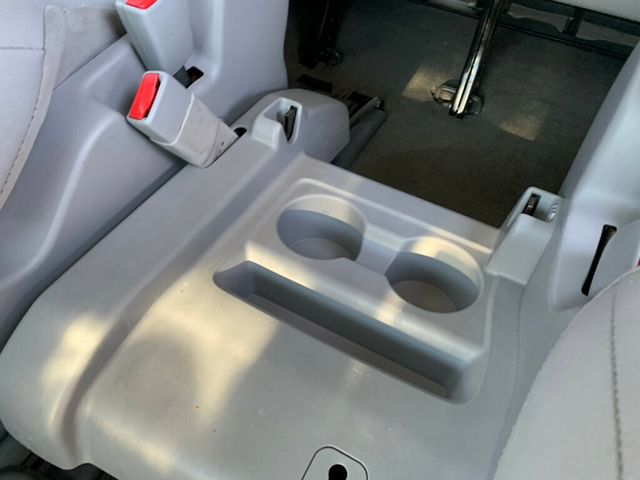 2017 Toyota Sienna XLE FWD 8-Passenger - 23037954 - 37