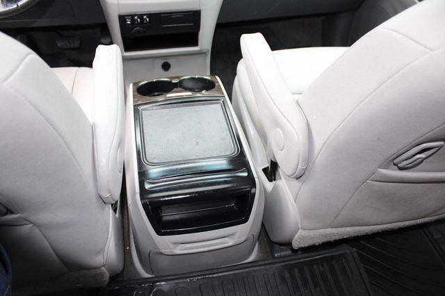 2017 Toyota Sienna XLE FWD 8-Passenger - 22984691 - 34