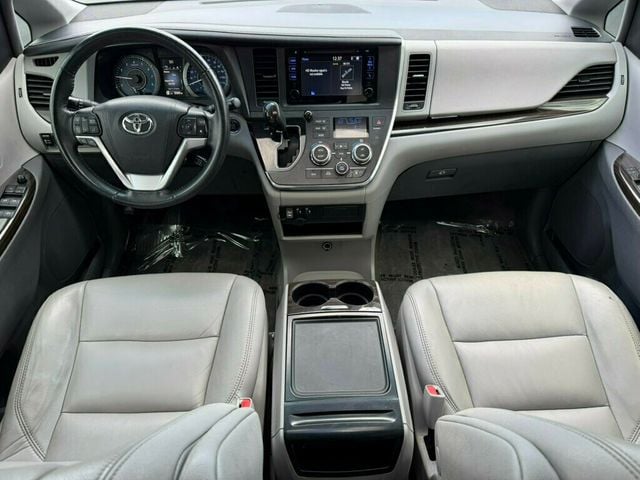 2017 Toyota Sienna XLE FWD 8-Passenger - 23040003 - 1