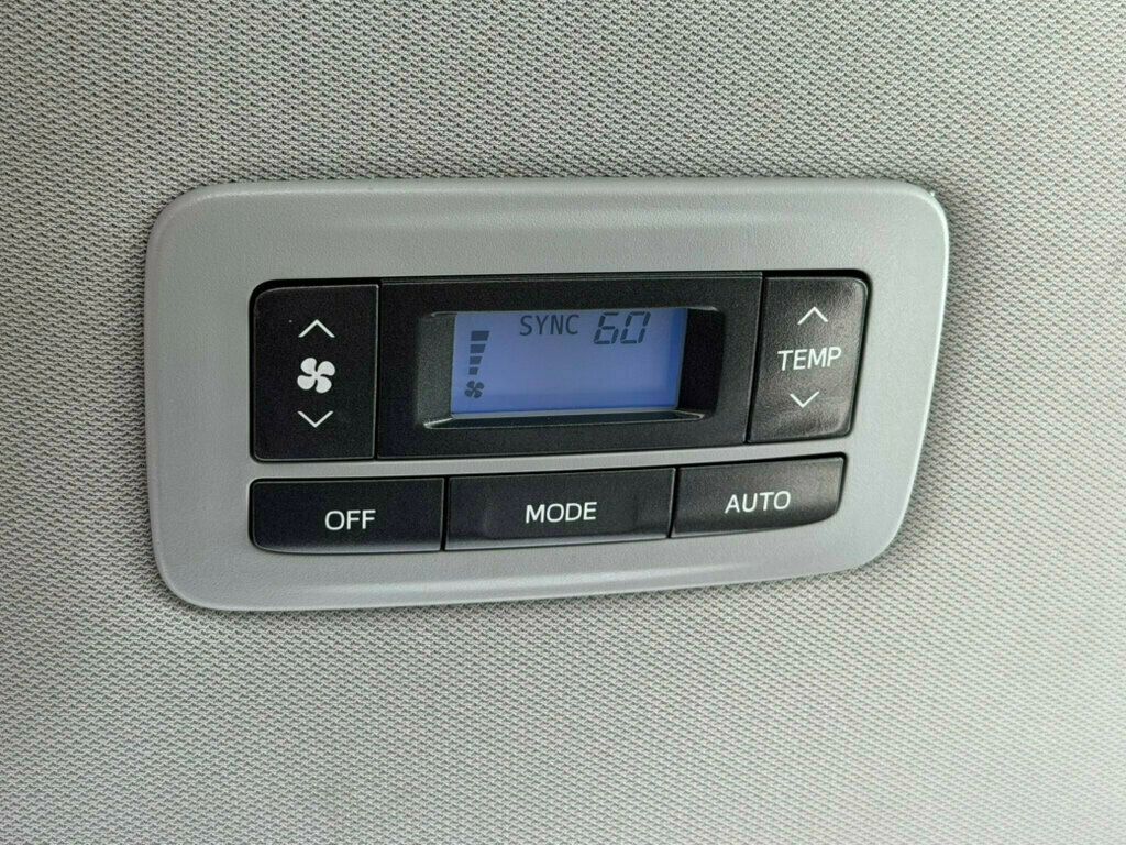 2017 Toyota Sienna XLE FWD 8-Passenger - 23040003 - 24