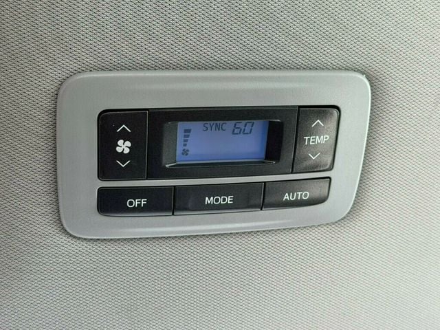 2017 Toyota Sienna XLE FWD 8-Passenger - 23040003 - 24