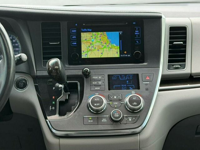 2017 Toyota Sienna XLE FWD 8-Passenger - 23040003 - 28