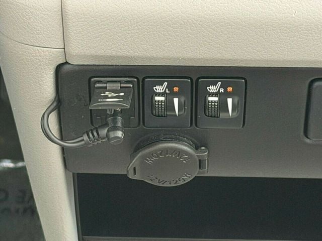 2017 Toyota Sienna XLE FWD 8-Passenger - 23040003 - 33