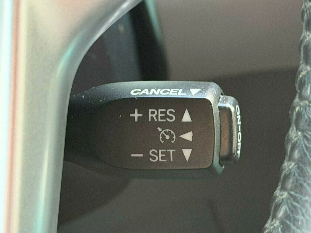 2017 Toyota Sienna XLE FWD 8-Passenger - 23040003 - 42