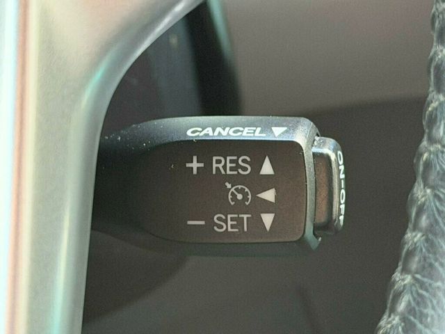 2017 Toyota Sienna XLE FWD 8-Passenger - 23040003 - 42