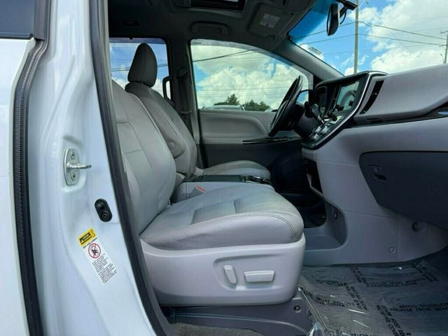 2017 Toyota Sienna XLE FWD 8-Passenger - 23040003 - 48