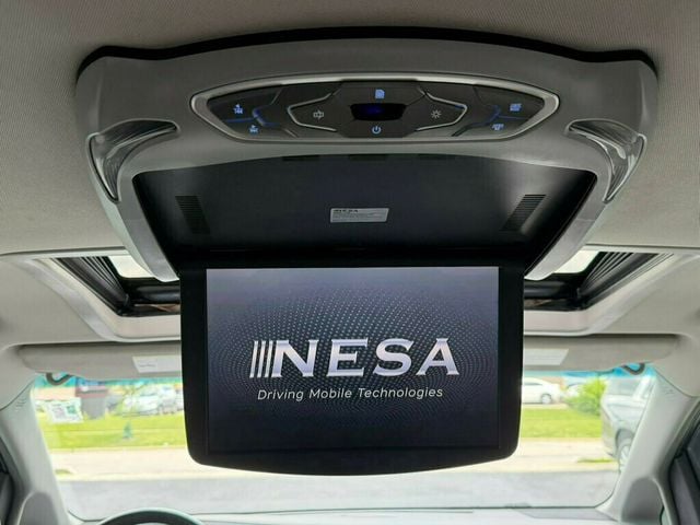 2017 Toyota Sienna XLE FWD 8-Passenger - 23040003 - 4