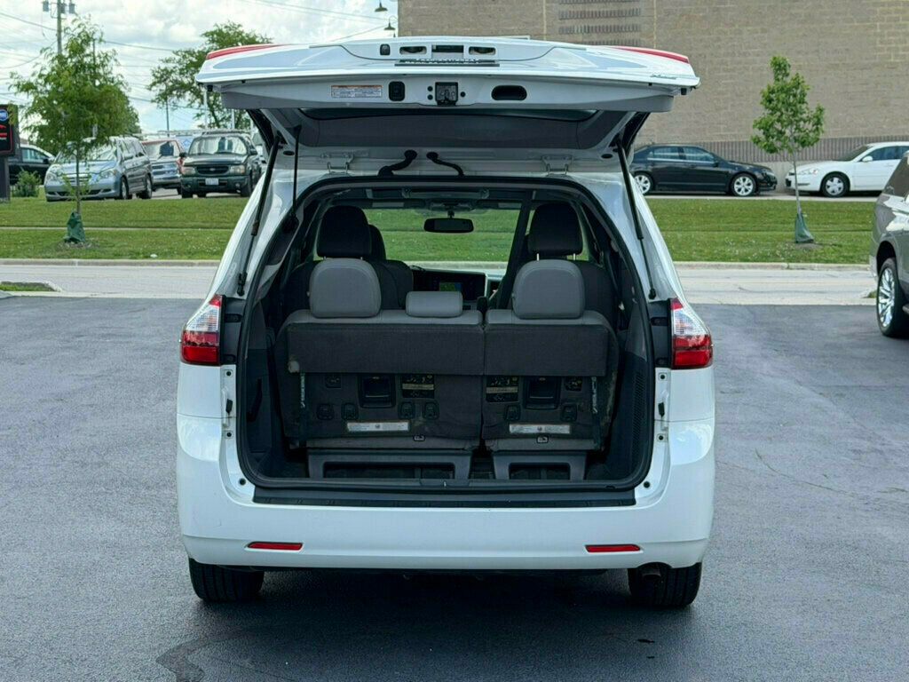 2017 Toyota Sienna XLE FWD 8-Passenger - 23040003 - 49