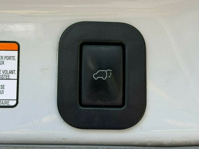 2017 Toyota Sienna XLE FWD 8-Passenger - 23040003 - 51