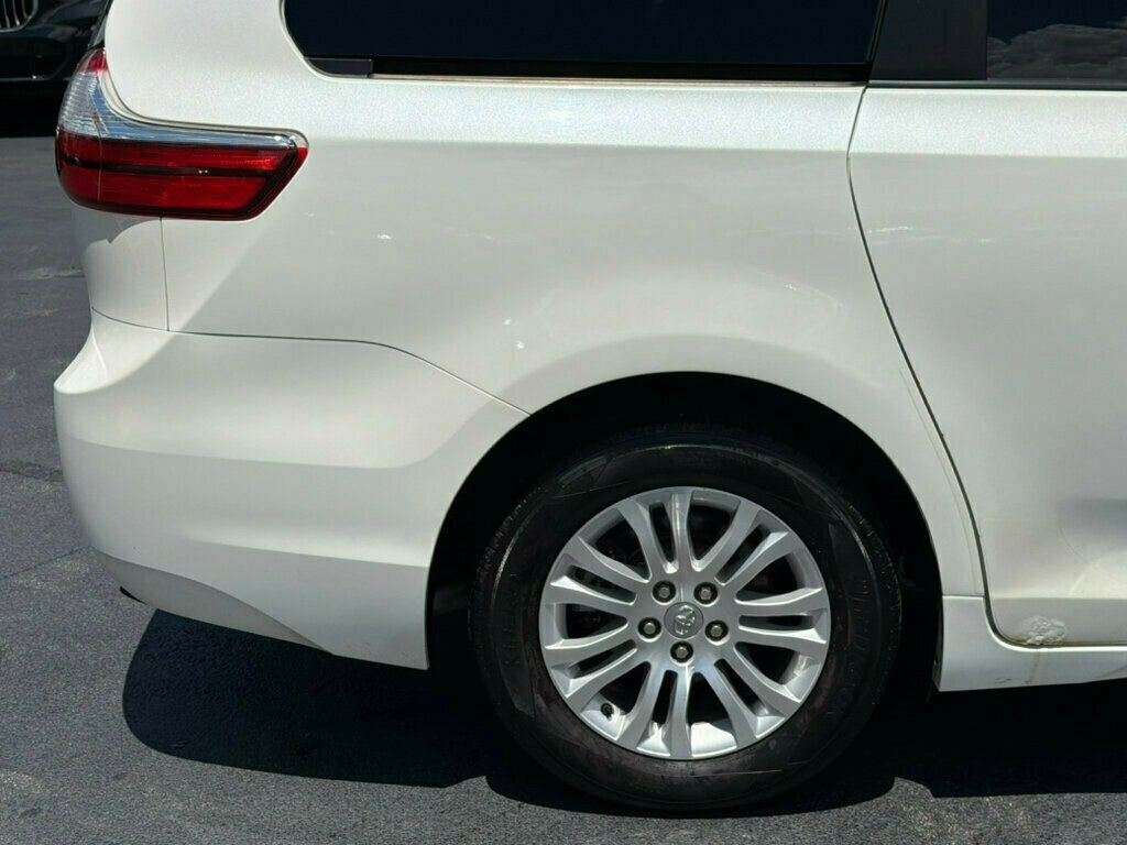 2017 Toyota Sienna XLE FWD 8-Passenger - 23040003 - 54