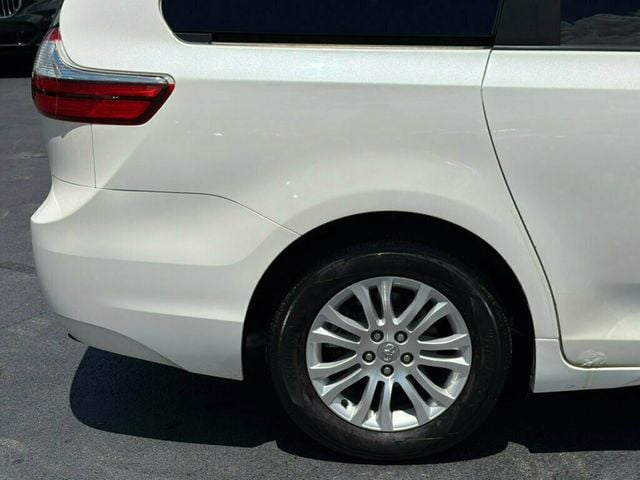 2017 Toyota Sienna XLE FWD 8-Passenger - 23040003 - 54
