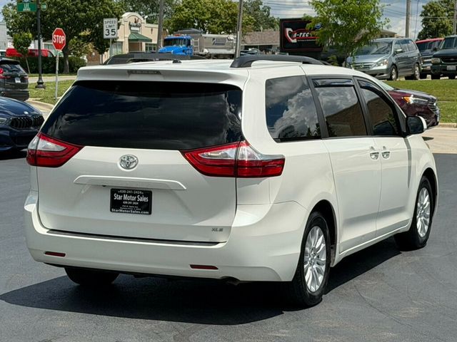 2017 Toyota Sienna XLE FWD 8-Passenger - 23040003 - 8