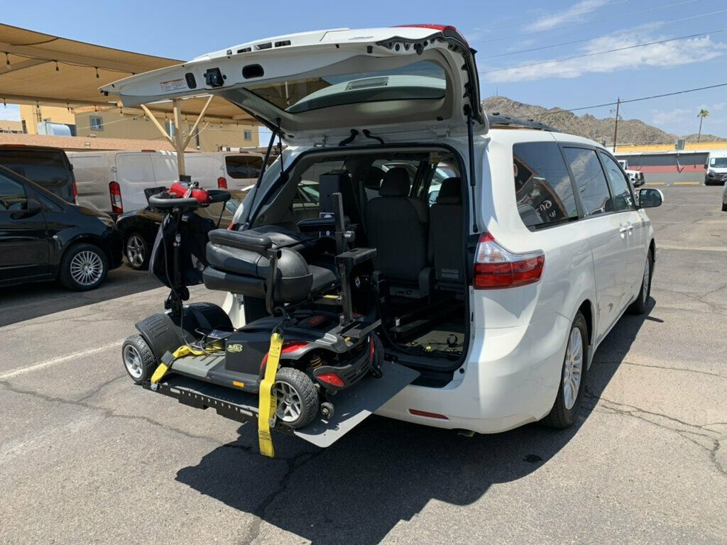2017 Toyota Sienna XLE FWD 8-Passenger 1-Owner HANDICAP ACCESSIBLE - 23064941 - 16