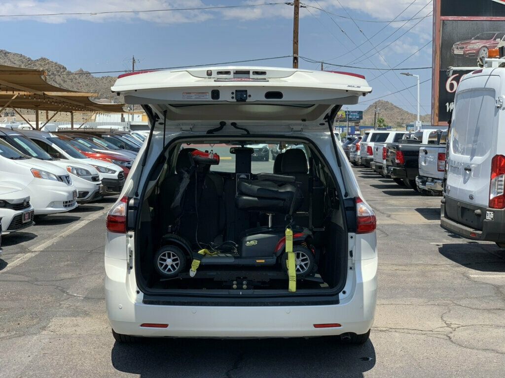 2017 Toyota Sienna XLE FWD 8-Passenger 1-Owner HANDICAP ACCESSIBLE - 23064941 - 17