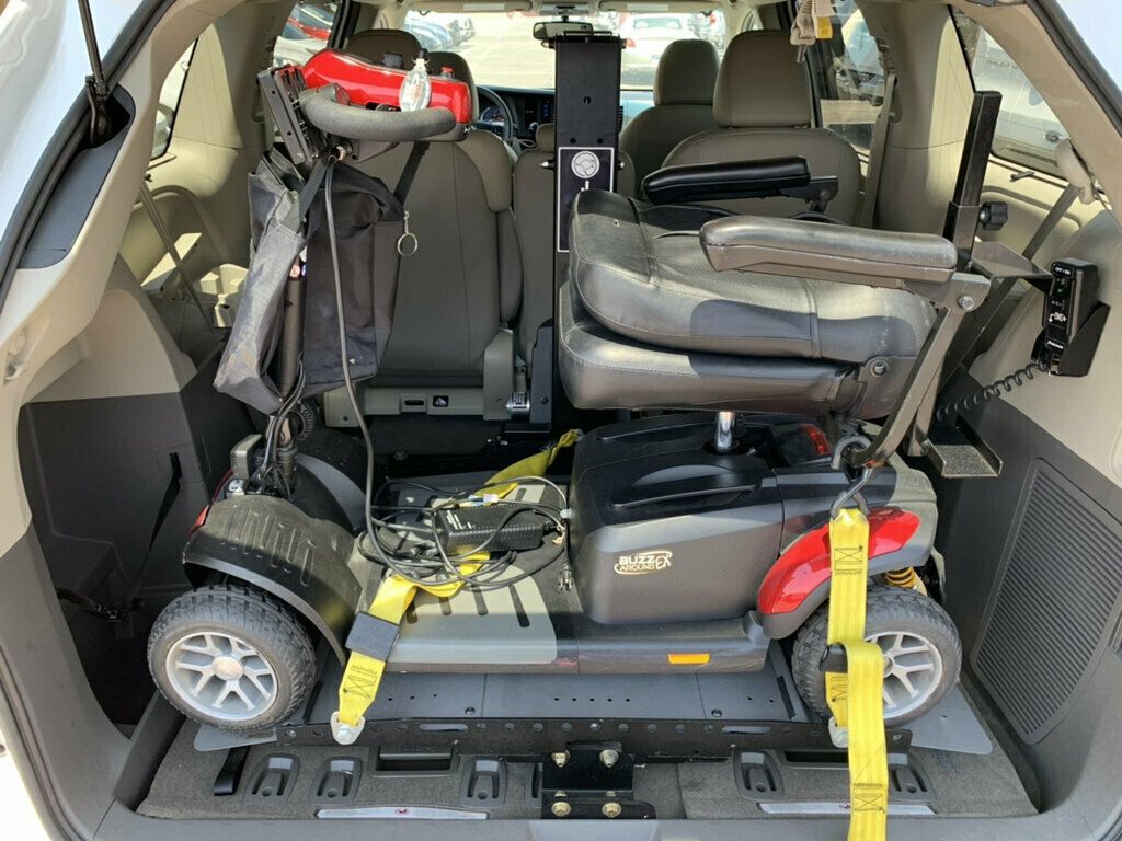 2017 Toyota Sienna XLE FWD 8-Passenger 1-Owner HANDICAP ACCESSIBLE - 23064941 - 18