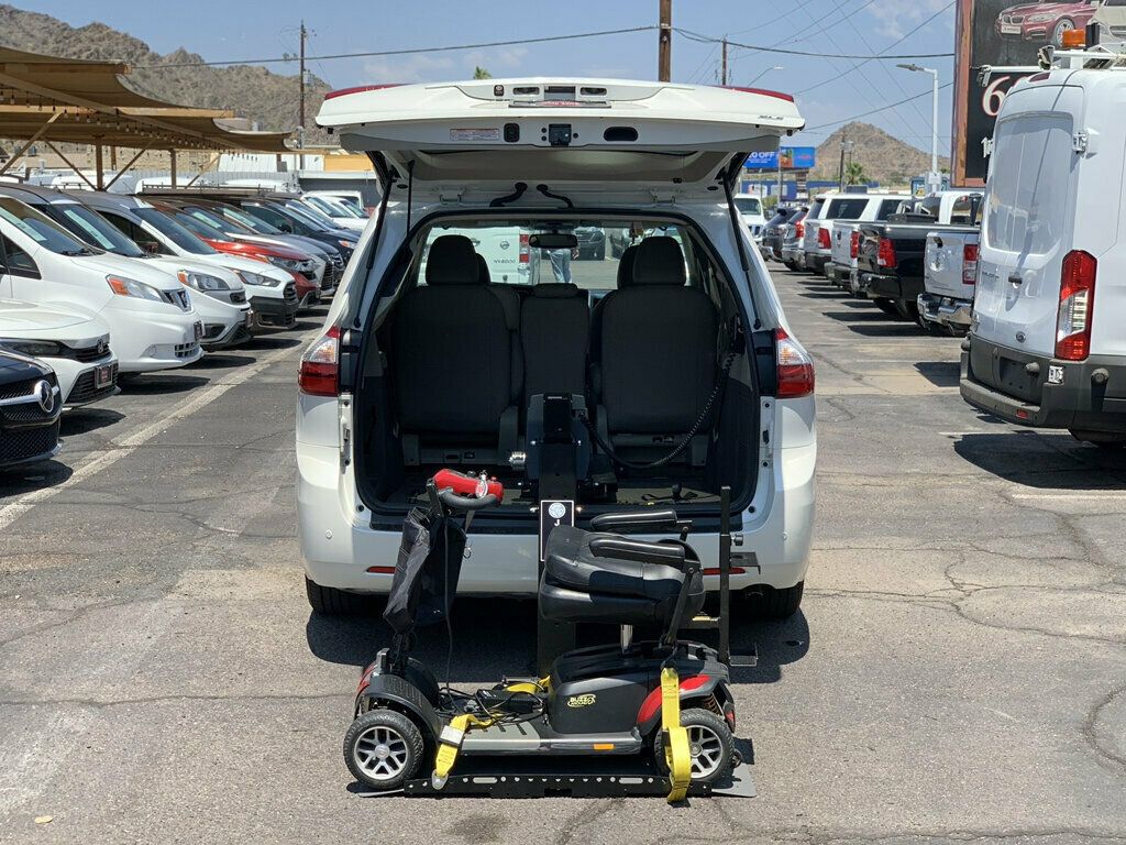 2017 Toyota Sienna XLE FWD 8-Passenger 1-Owner HANDICAP ACCESSIBLE - 23064941 - 2