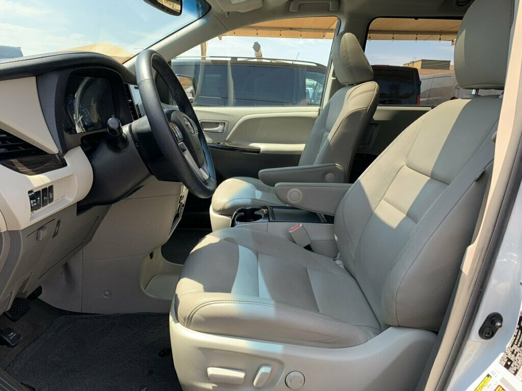2017 Toyota Sienna XLE FWD 8-Passenger 1-Owner HANDICAP ACCESSIBLE - 23064941 - 36