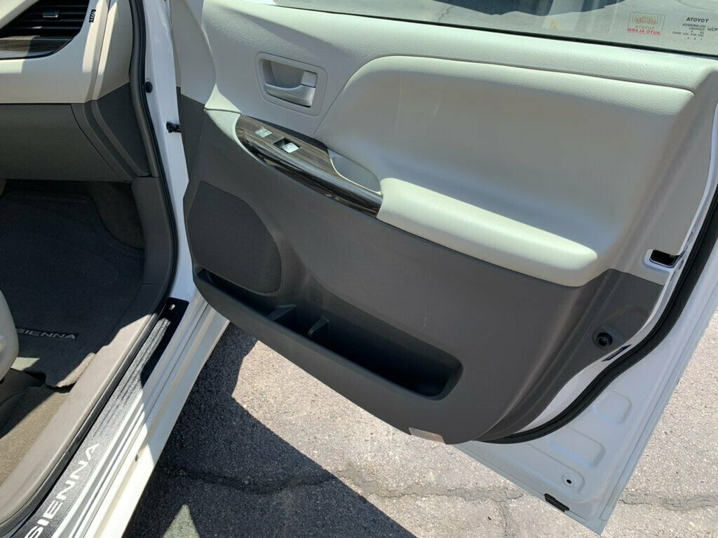 2017 Toyota Sienna XLE FWD 8-Passenger 1-Owner HANDICAP ACCESSIBLE - 23064941 - 38