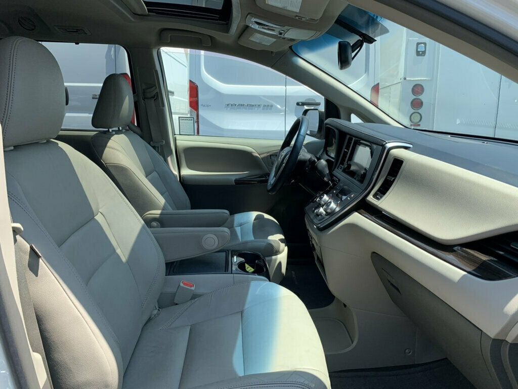 2017 Toyota Sienna XLE FWD 8-Passenger 1-Owner HANDICAP ACCESSIBLE - 23064941 - 40