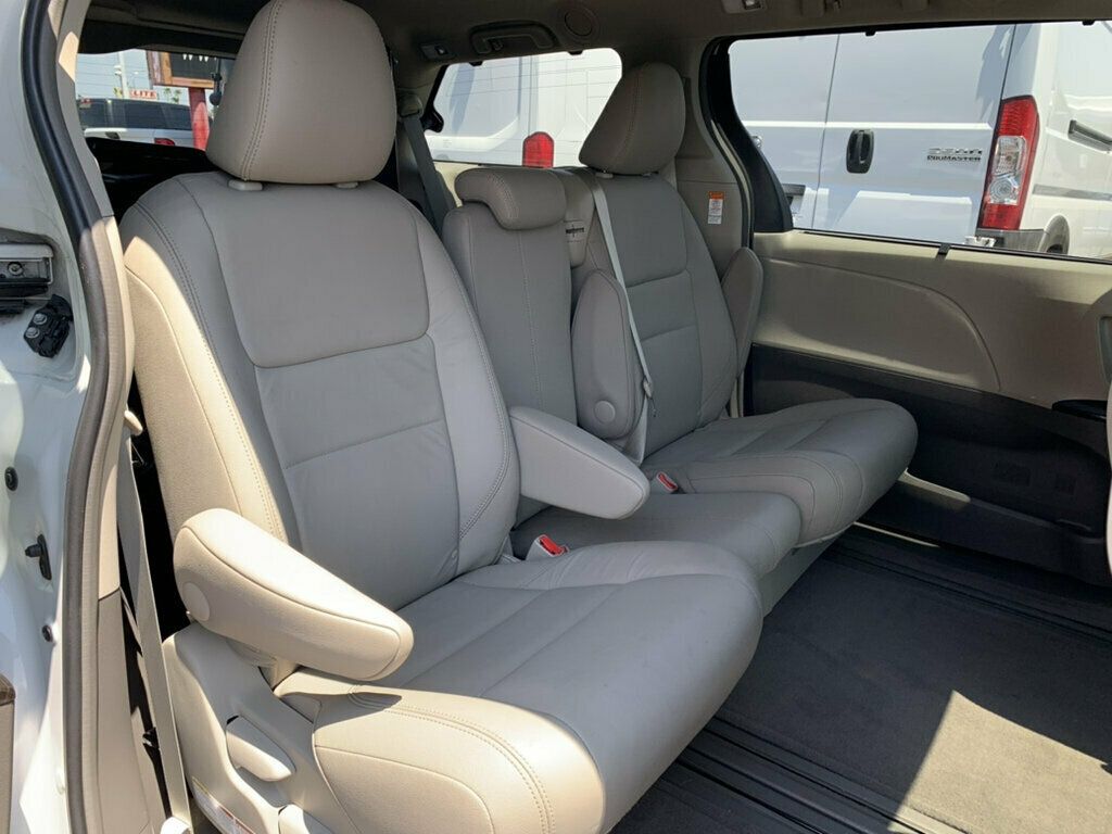2017 Toyota Sienna XLE FWD 8-Passenger 1-Owner HANDICAP ACCESSIBLE - 23064941 - 44