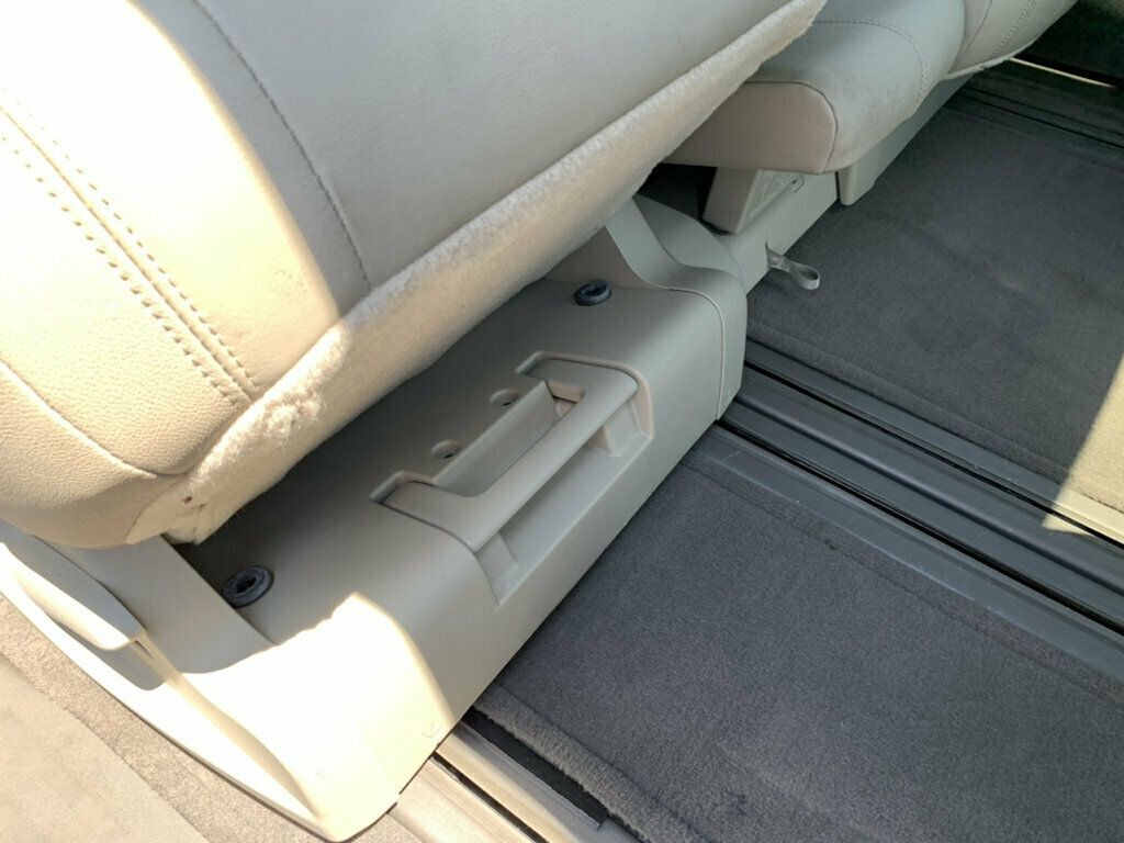 2017 Toyota Sienna XLE FWD 8-Passenger 1-Owner HANDICAP ACCESSIBLE - 23064941 - 48