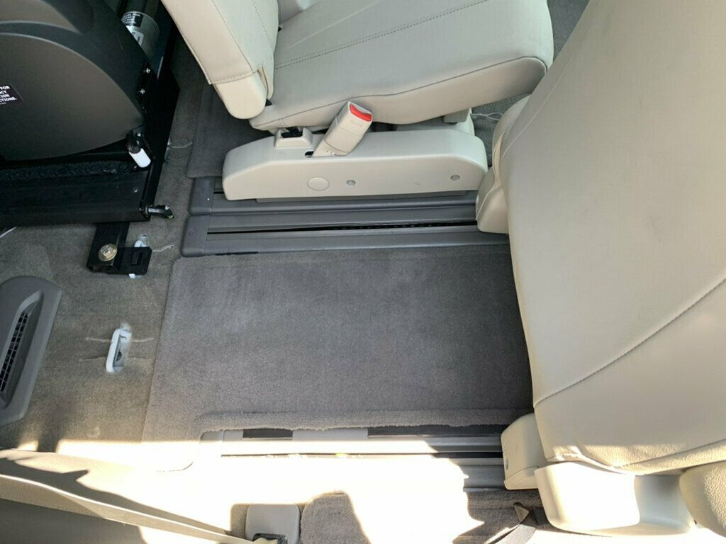 2017 Toyota Sienna XLE FWD 8-Passenger 1-Owner HANDICAP ACCESSIBLE - 23064941 - 49