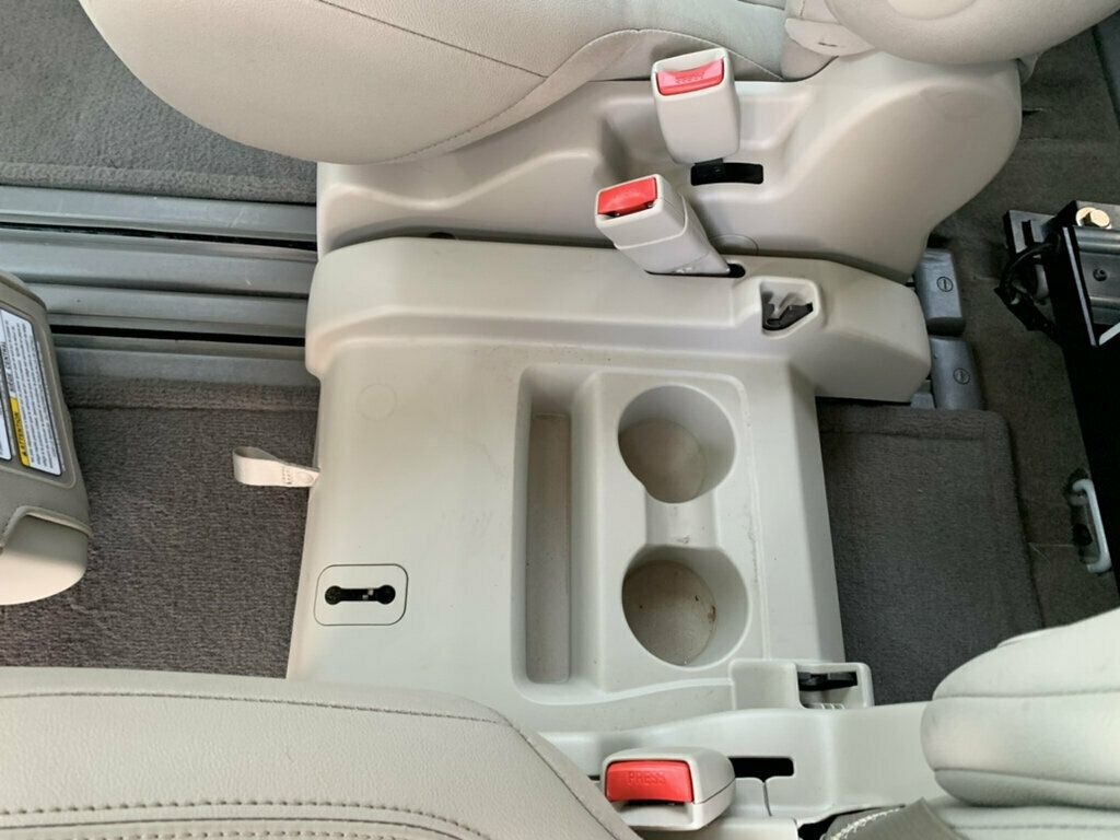 2017 Toyota Sienna XLE FWD 8-Passenger 1-Owner HANDICAP ACCESSIBLE - 23064941 - 52