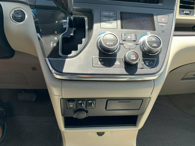 2017 Toyota Sienna XLE FWD 8-Passenger 1-Owner HANDICAP ACCESSIBLE - 23064941 - 57