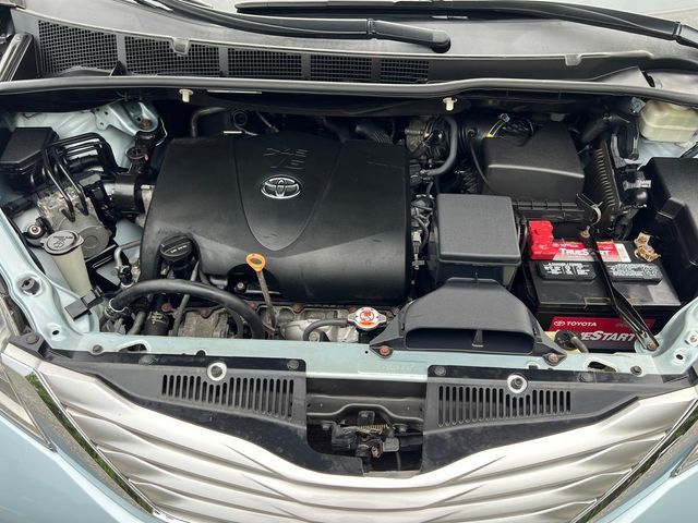 2017 Toyota Sienna XLE Premium AWD 7-Passenger - 23052910 - 21