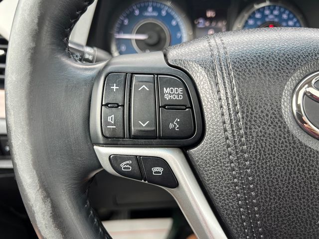 2017 Toyota Sienna XLE Premium AWD 7-Passenger - 23052910 - 23