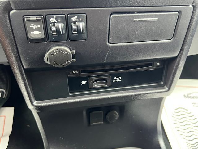 2017 Toyota Sienna XLE Premium AWD 7-Passenger - 23052910 - 28