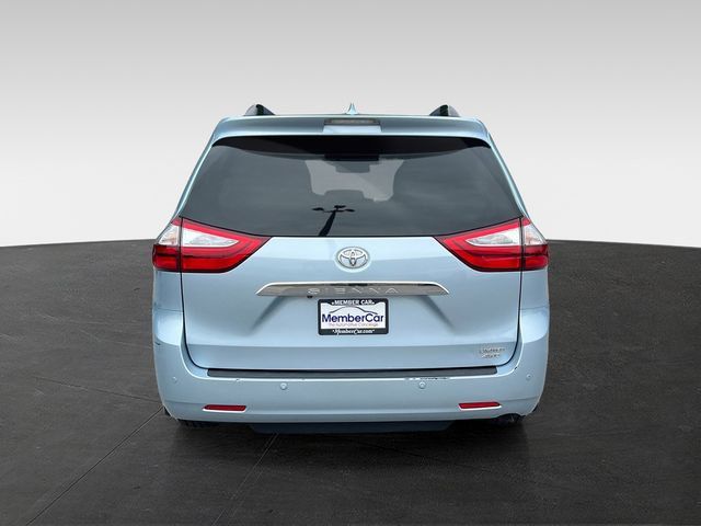 2017 Toyota Sienna XLE Premium AWD 7-Passenger - 23052910 - 3