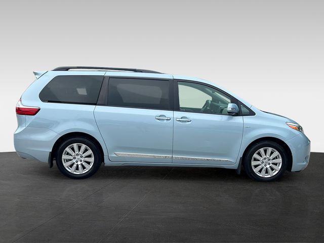 2017 Toyota Sienna XLE Premium AWD 7-Passenger - 23052910 - 5